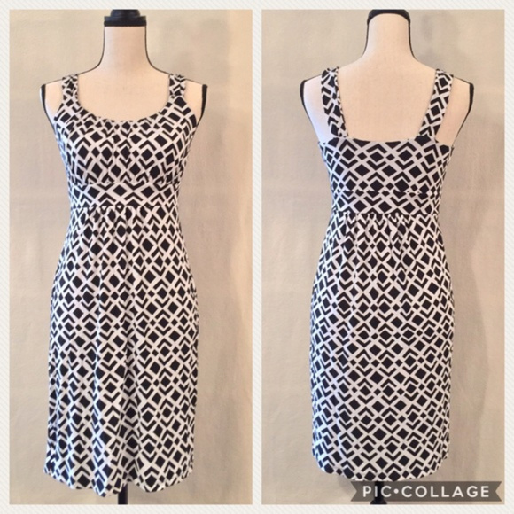 Ann Taylor Dresses & Skirts - Ann Taylor black & white geometric print stretch sleeveless dress